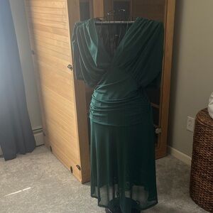 Elegant Green Draped V-Neck Women's Dress